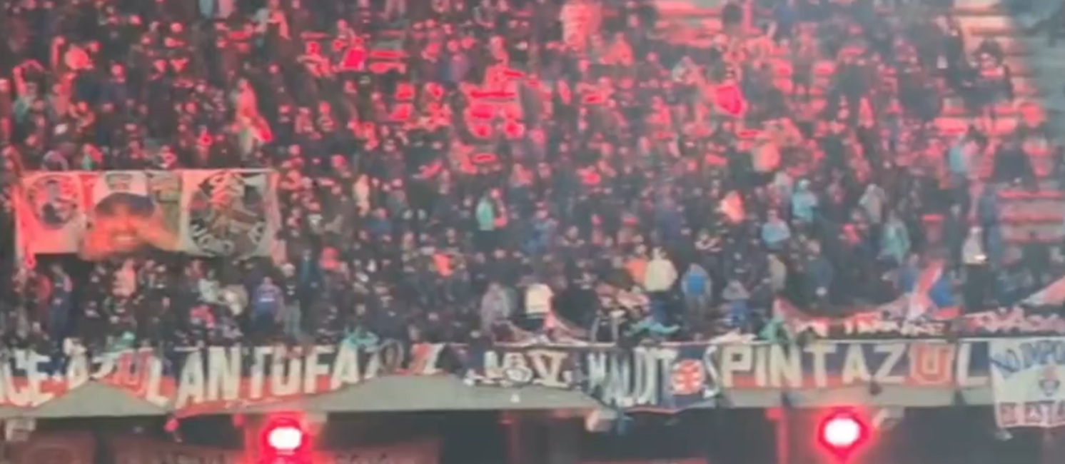 Locura en Avellaneda: la parcialidad de Universidad de Chile lanza proyectiles contra el público de Independiente