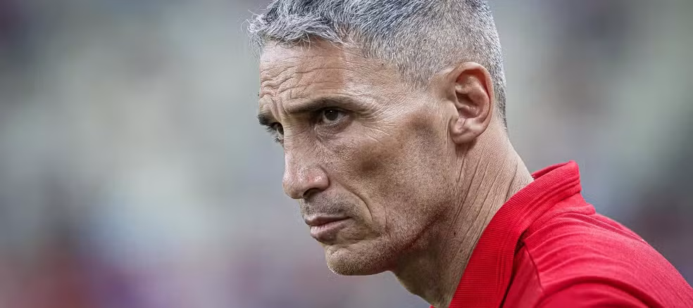 Vojvoda pica en punta para dirigir a Santos