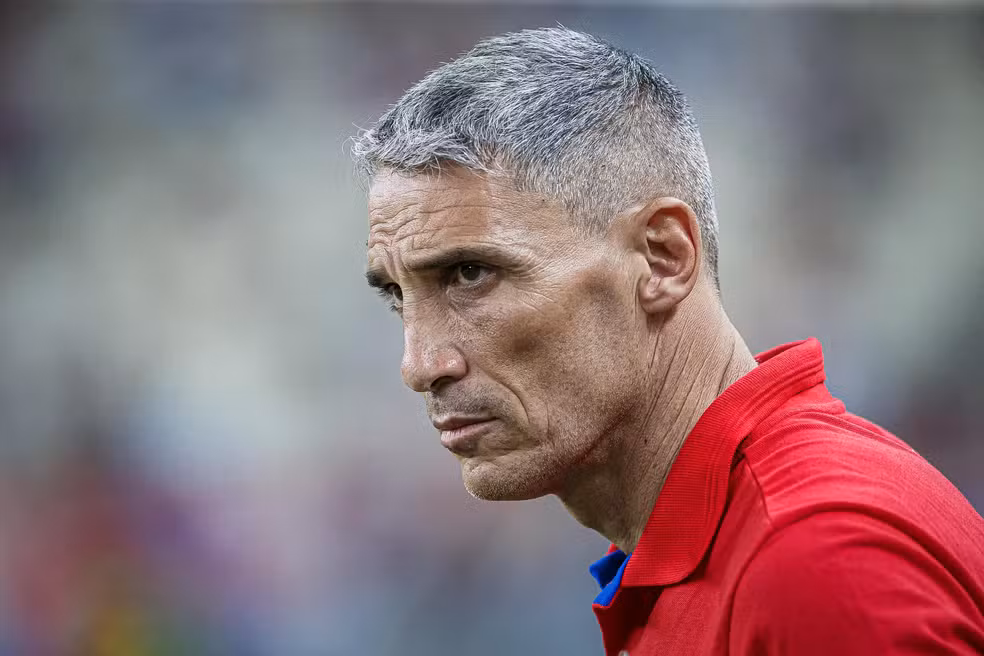 Juan Pablo Vojvoda pica en punta para ser entrenador de Santos