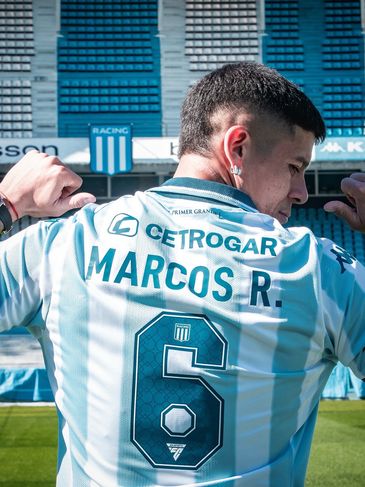 Le cortaron el apellido a Marcos Rojo en la camiseta de Racing