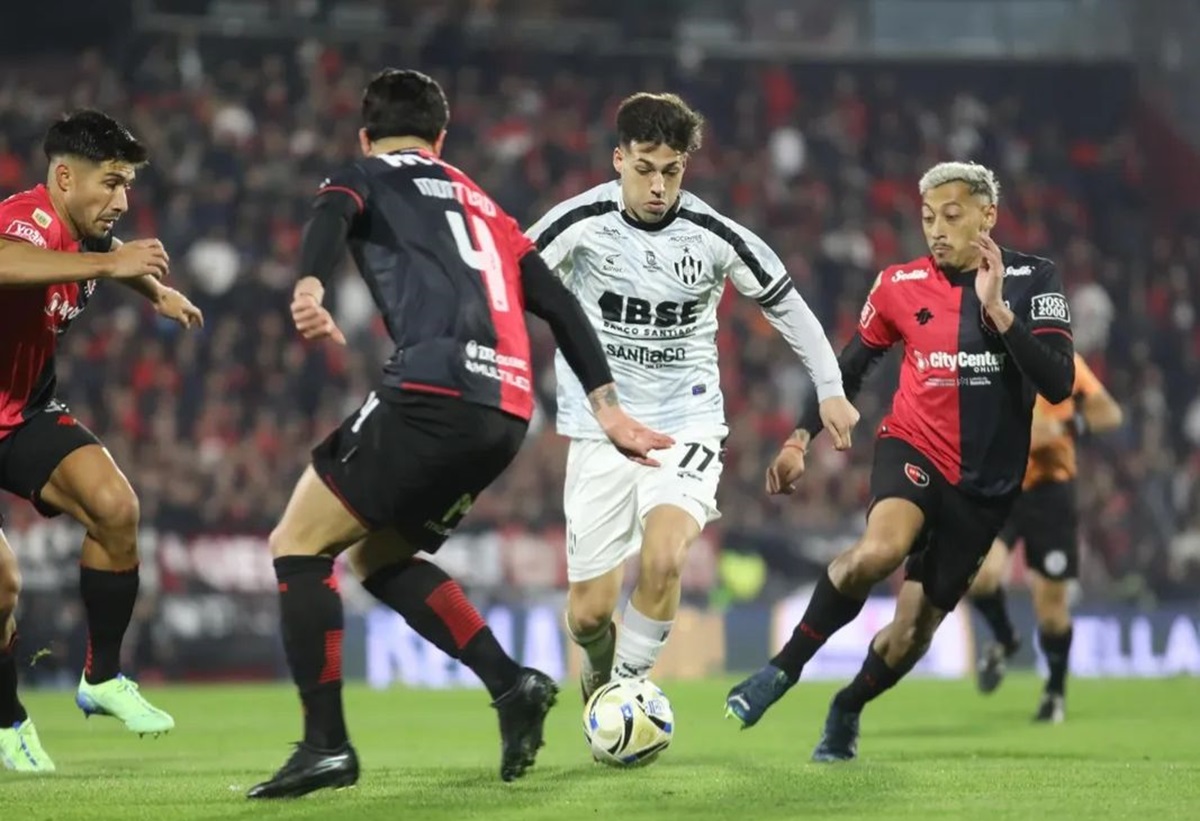 Newell´s y Central Córdoba brindaron un entretenido empate en Rosario