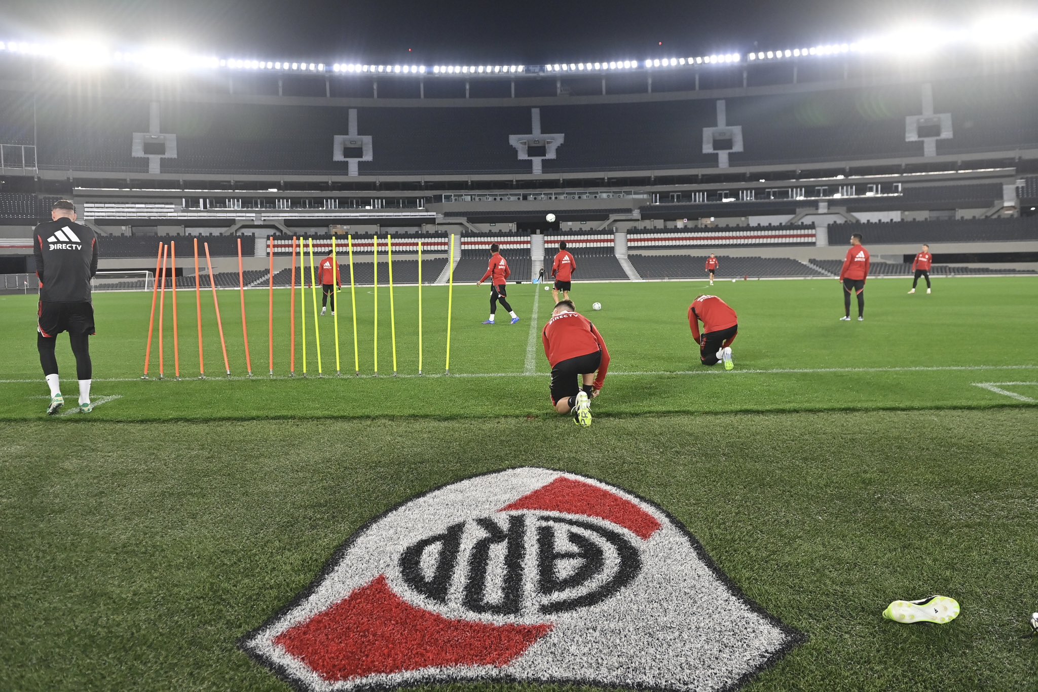 River dio a conocer su lista de concentrados para la revancha ante Libertad con dos retornos