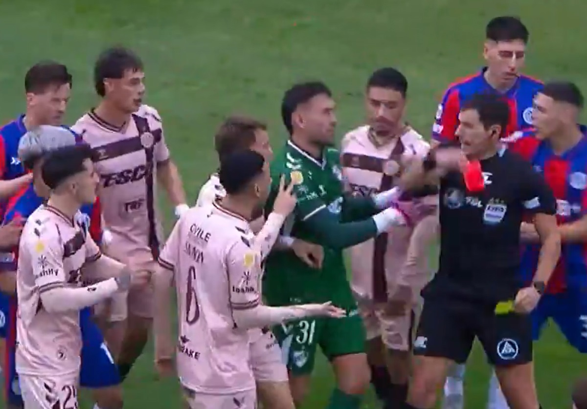 Vergonzosa expulsión a Nacho Vázquez en Platense – San Lorenzo