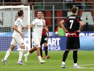 Milan comenzó la Serie A con dura derrota ante Cremonese
