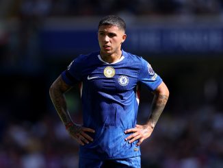 Enzo Fernández marcó de penal para el Chelsea