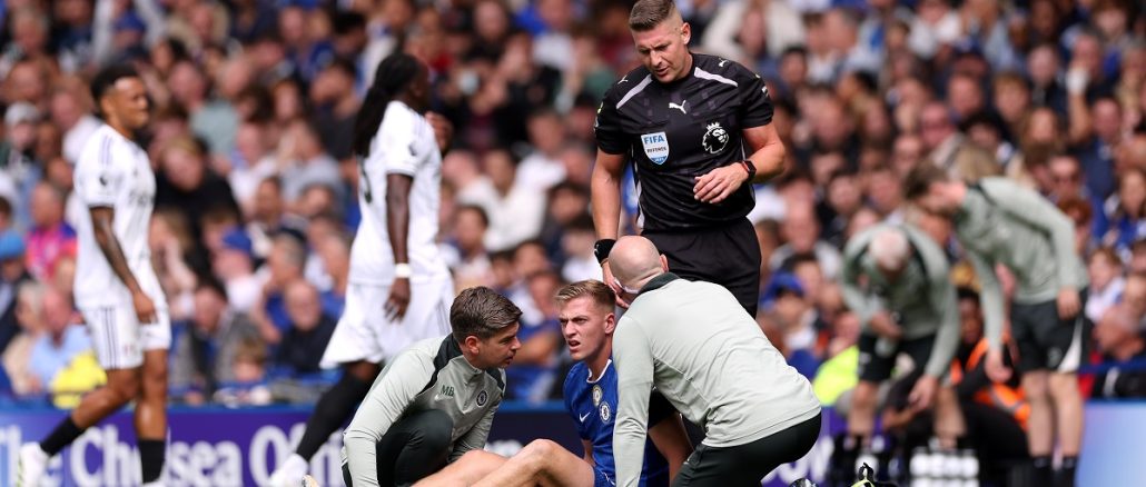 Liam Delap se lesionó en el Chelsea
