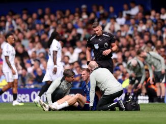 Liam Delap se lesionó en el Chelsea