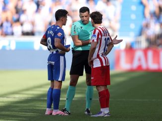 Un hincha del Alavés se descompensó y el partido con el Atlético se detuvo 11 minutos