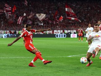Michael Olise convirtió para Bayern Múnich el primer gol de la Bundesliga