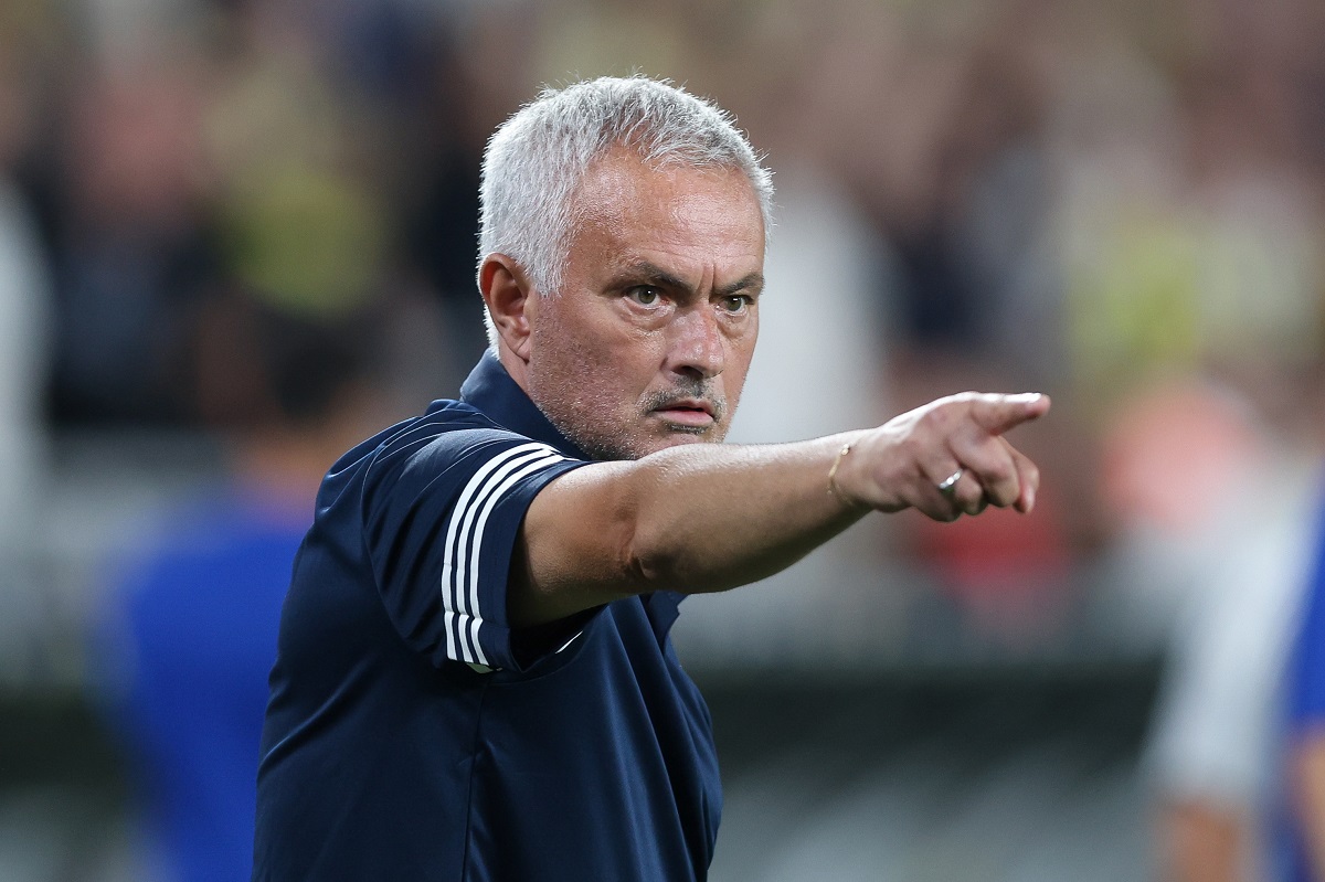José Mourinho fue despedido por el Fenerbahce