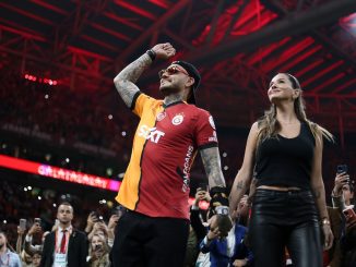Mauro Icardi defendió a la China Suárez y le pegó un cabezazo a un fanático del Galatasaray