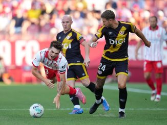 La silbatina para Girona en los primeros 45 minutos de temporada marcaron varios problemas