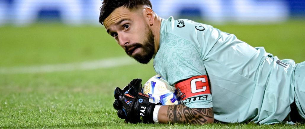 Hernán Galíndez, figura de Huracán en todas sus competencias Hernán Galíndez es figura en el primer tiempo de Huracán con Once Caldas en Copa Sudamricana