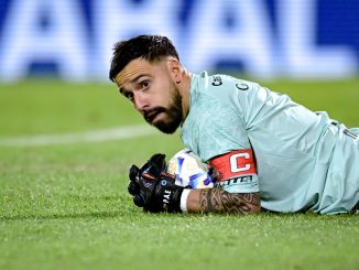 Hernán Galíndez es figura en el primer tiempo de Huracán con Once Caldas en Copa Sudamricana
