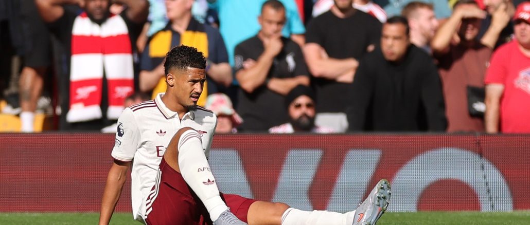 Problemas musculares y cambio rápido para William Saliba en Anfield William Saliba salió lesionado en Liverpool - Arsenal y se pierde la convocatoria de Francia