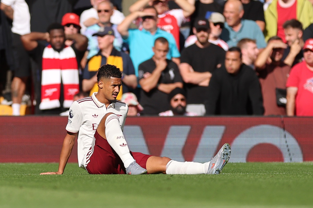 William Saliba salió lesionado en Liverpool - Arsenal y se pierde la convocatoria de Francia