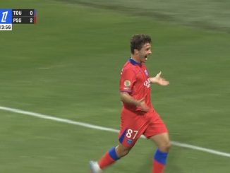 Joao Neves metió dos goles de chilena en 7 minutos