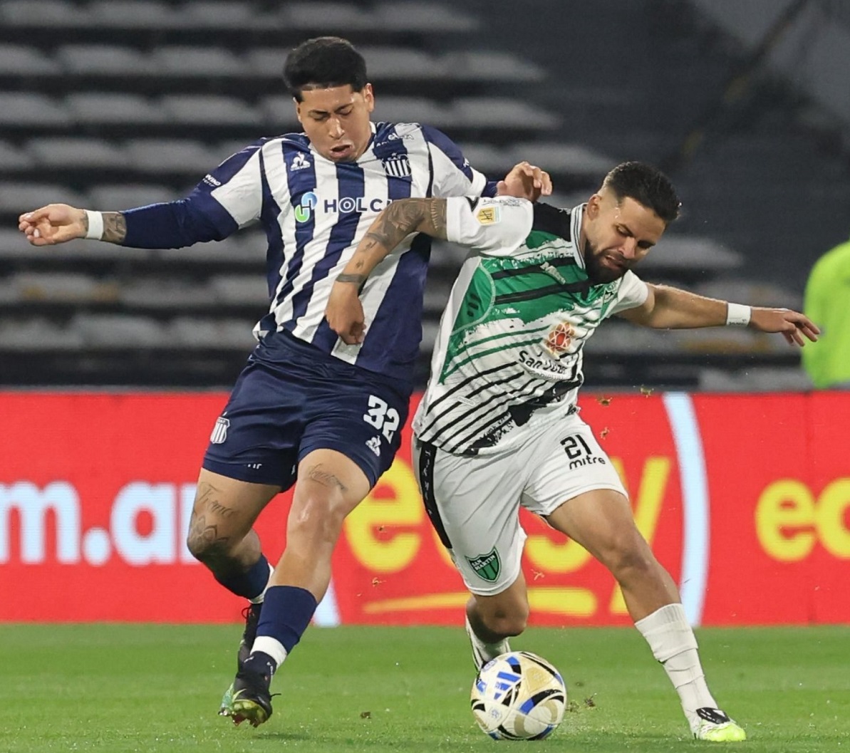 Talleres y San Martín de San Juan igualaron sin goles y siguen sin salir del fondo