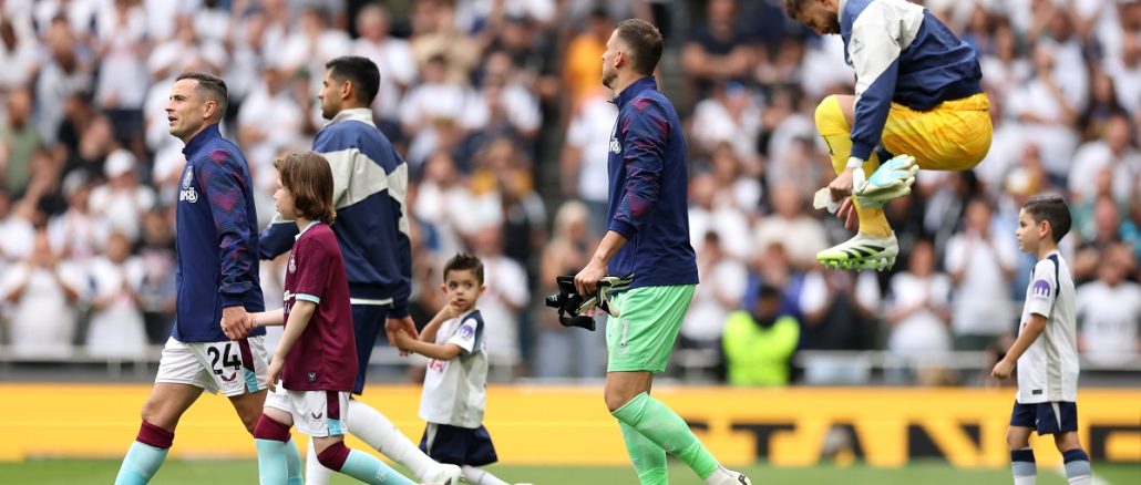 Premier League, rigurosa: al arquero del Burnley le cobraron los 8 segundos a los 3 minutos