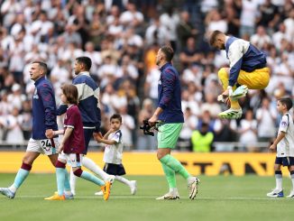 Premier League, rigurosa: al arquero del Burnley le cobraron los 8 segundos a los 3 minutos