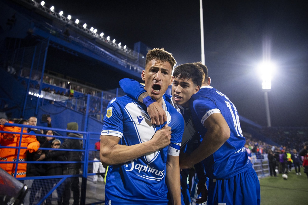 Vélez venció 2-1 a Independiente con tres goles de penal