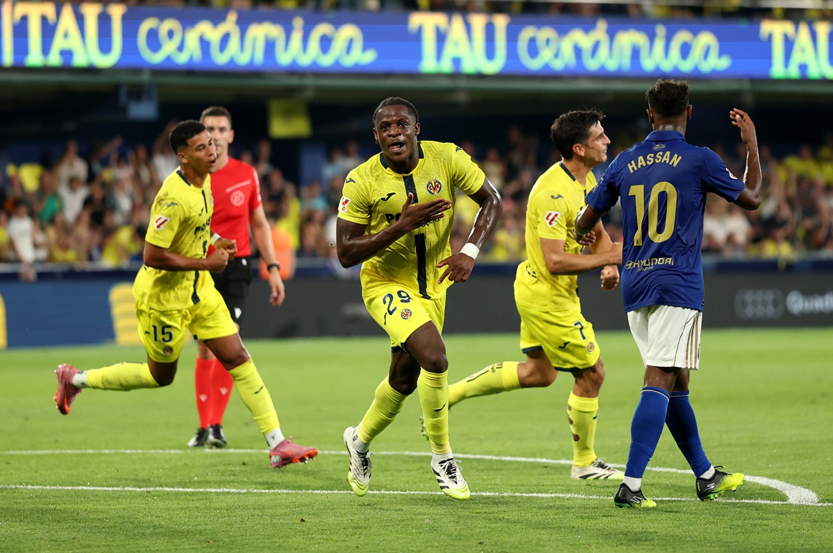 Oviedo perdonó a un Villarreal que le ganó 2 a 0 en una ráfaga
