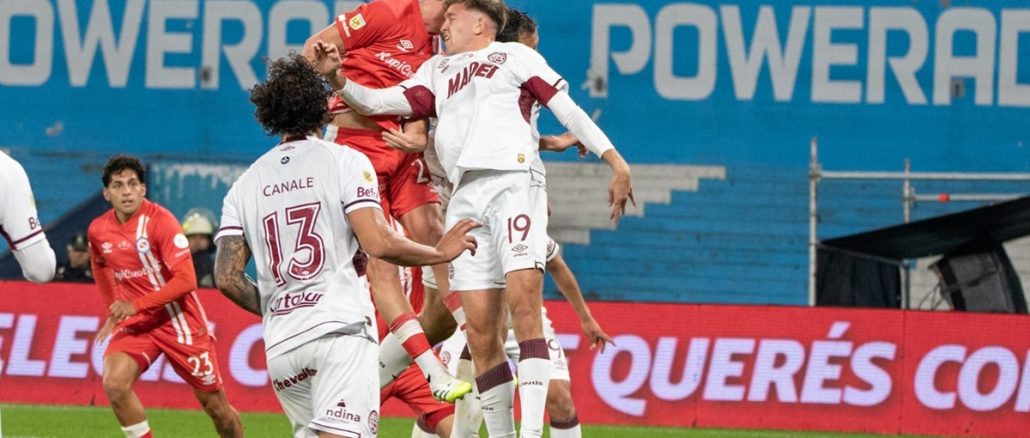 Con gol de Tomás Molina, Argentinos Juniors eliminó a Lanús