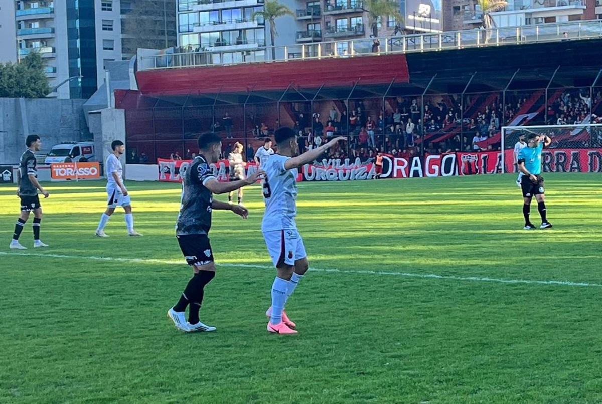 Defensores buscó más pero empató 0 a 0 con Chaco for Ever