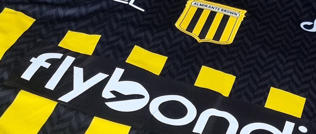 Flybondi sponsor de Almirante Brown.jgp FlyBondi aterriza como sponsor en dos clubes del ascenso argentino
