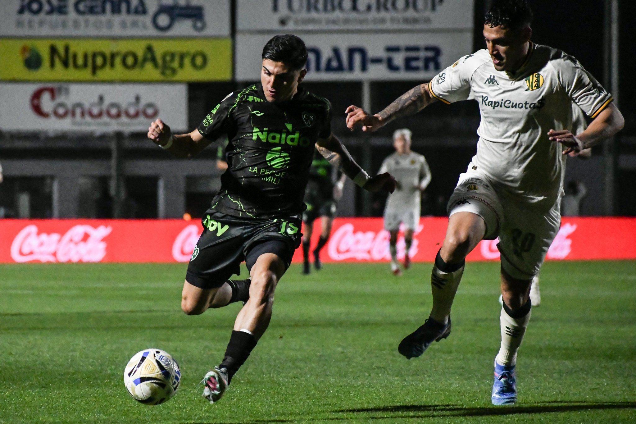 Sarmiento le ganó una final en la lucha por el descenso a Aldosivi