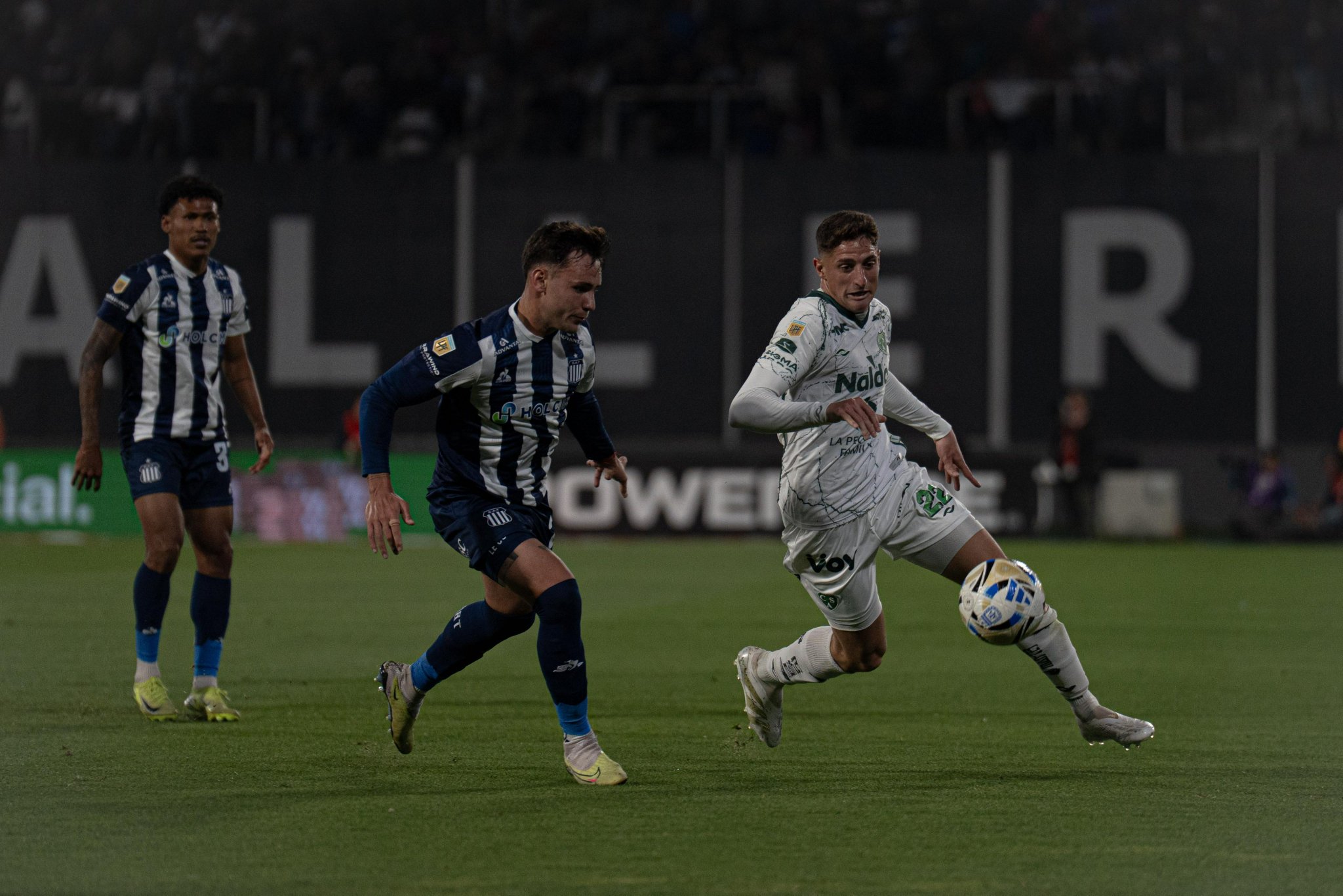 Talleres insistió y en el final encontró un triunfazo ante Sarmiento