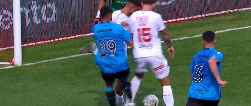 Belgrano estalla de bronca por el gol anulado ante Barracas Central