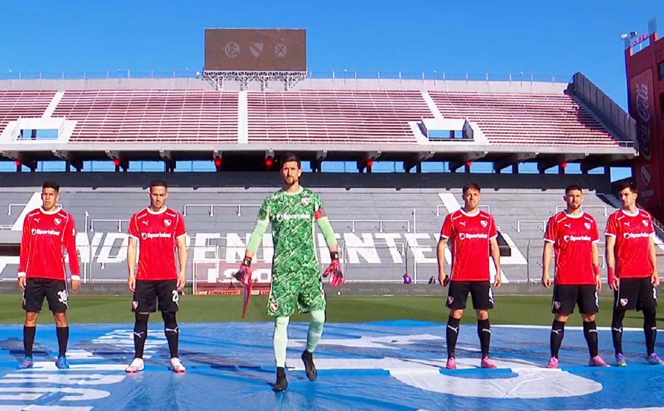 Independiente juega con aforo reducido y cantos contra CONMEBOL
