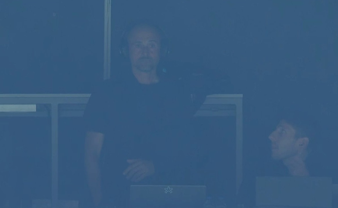Luis Enrique dirige a distancia al PSG