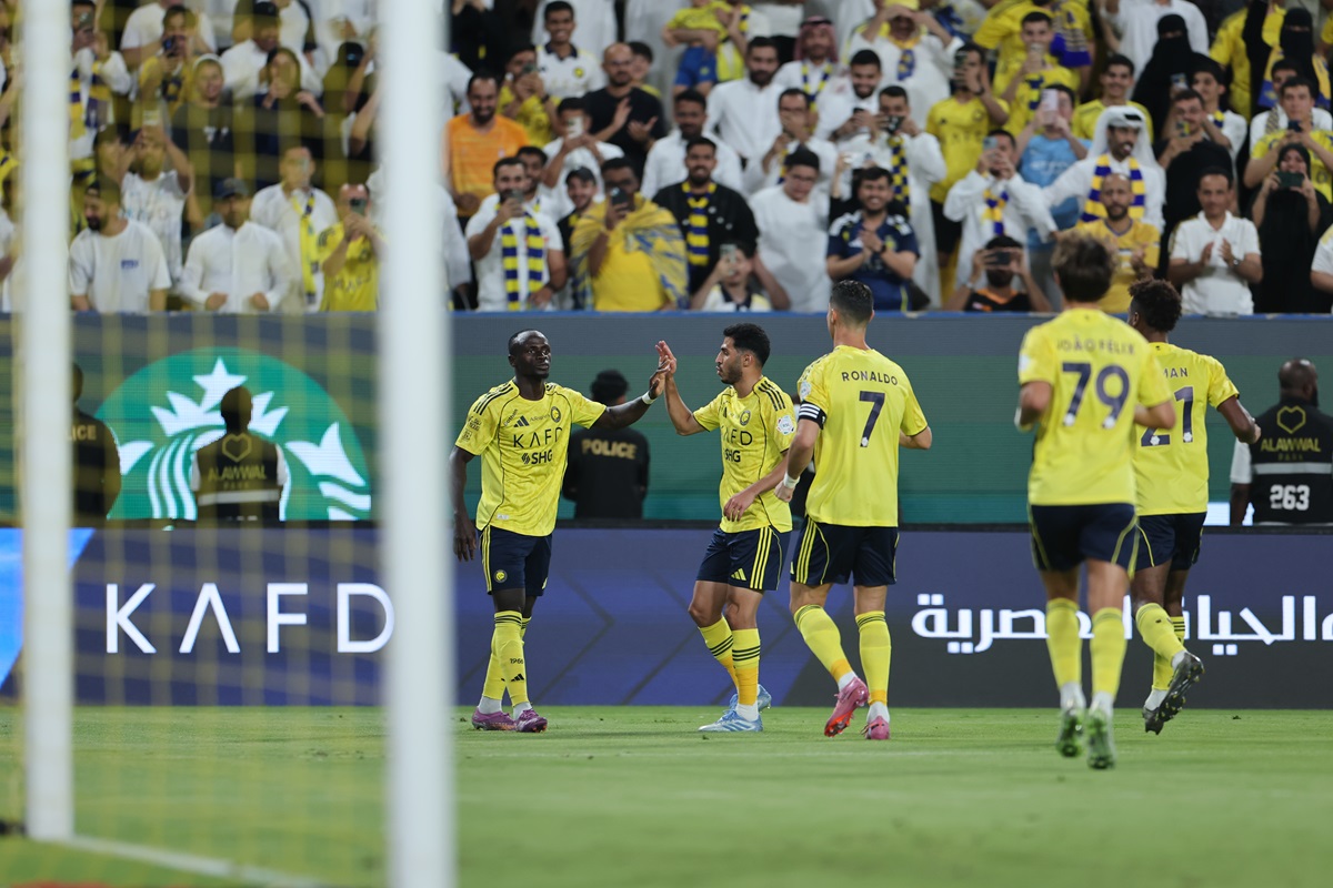 Al Nassr ganó con gol de Sadio Mané y lidera en el torneo