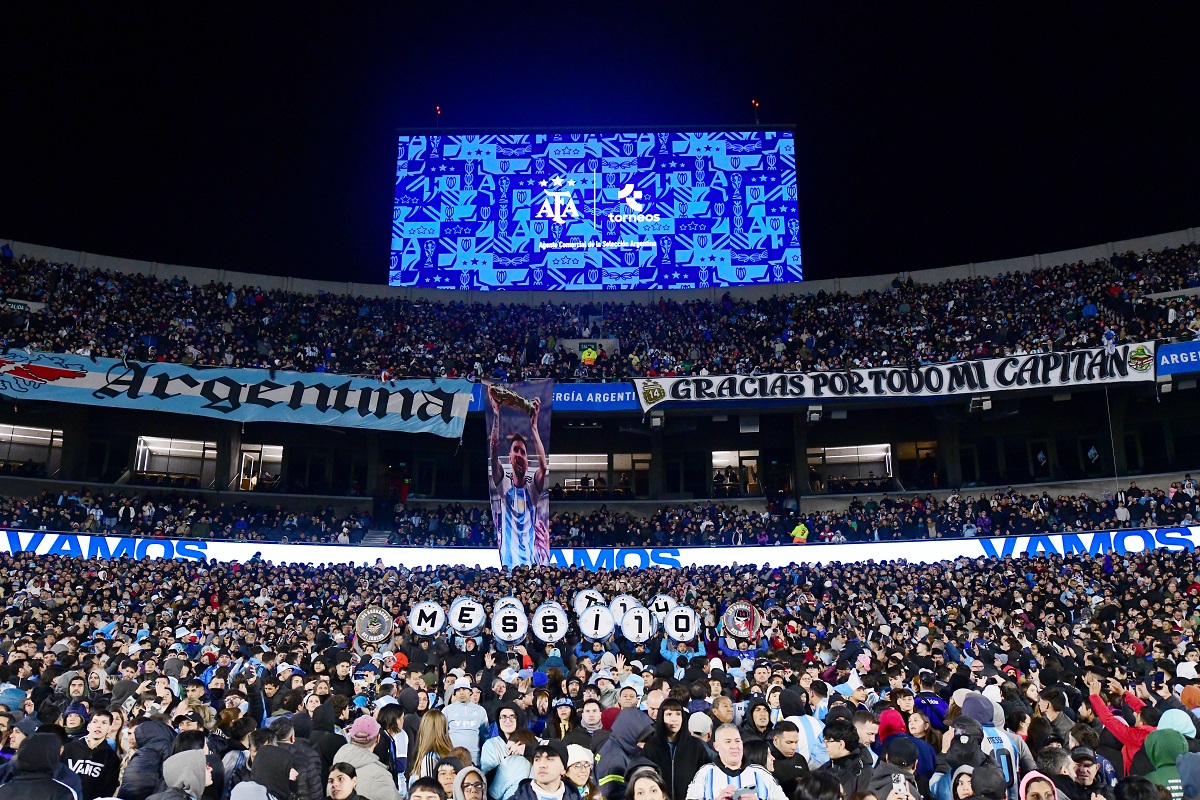 El aplausómetro de los hinchas en Argentina – Venezuela: Messi, Dibu y Scaloni, el podio