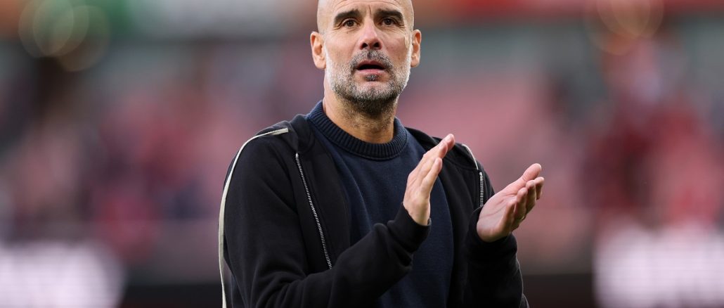 Pep Guardiola Pep Guardiola besó al cuarto árbitro tras una protesta en el empate entre Arsenal y el City