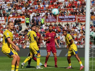 Roma venció con lo justo al Hellas Verona y se subió a la cima de la Serie A