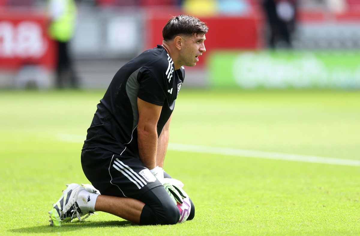 Manchester United fichó a otro arquero y el Dibu Martínez quedó a la deriva en Aston Villa