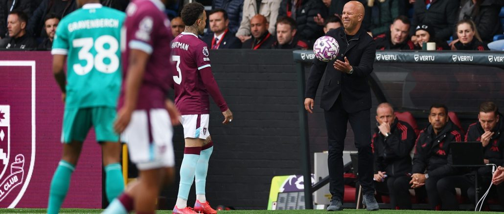 Rápida sustitución de Milos Kerkez en Liverpool