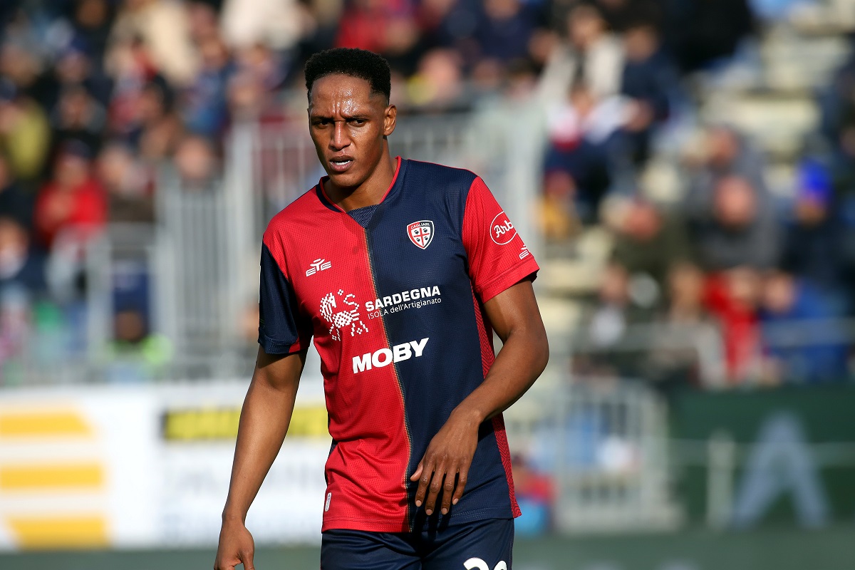 Yerry Mina anotó de cabeza para Cagliari y festejó con su típico baile colombiano