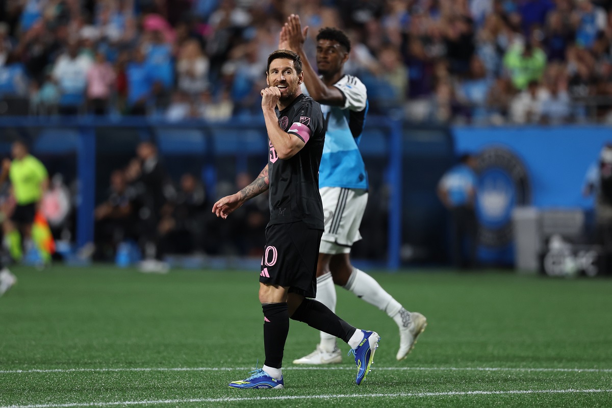 Lionel Messi picó un penal y lo falló en la derrota del Inter Miami ante Charlotte FC