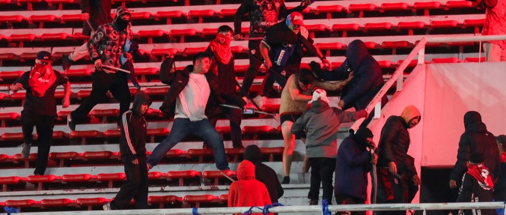 ¡Fallo a favor de uno! CONMEBOL eliminó a Independiente y U de Chile seguirá en Copa Sudamericana