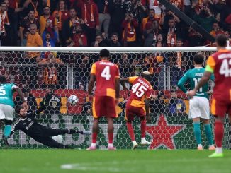 Victor Osimhen marcó su primer gol en Champions para Galatasaray