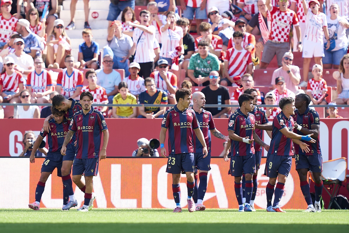 Levante goleó por 4-0 a un Girona con nueve y sin reacción en La Liga