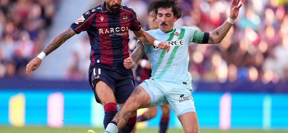 Levante UD v Real Betis Balompie - LaLiga Betis logró remontar dos goles ante Levante