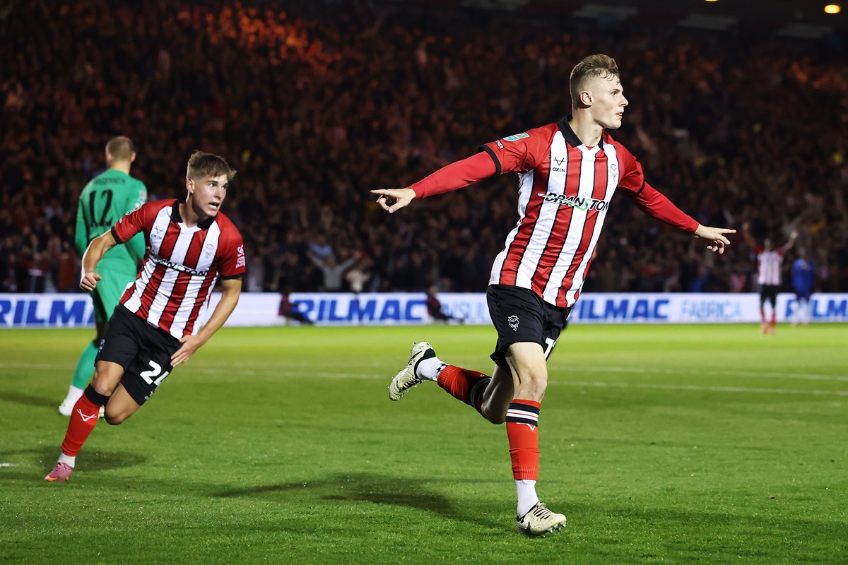 Lincoln City sorprende a Chelsea y le gana 1 a 0 en el descanso