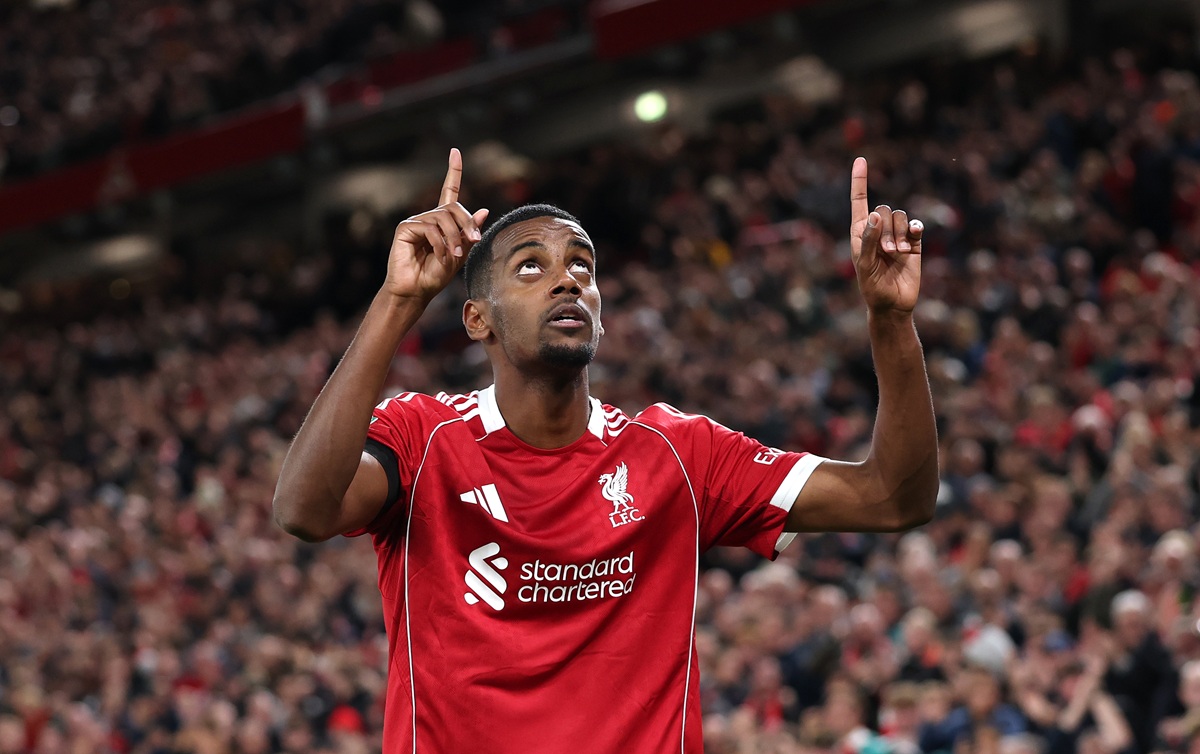 Alexander Isak convirtió su primer gol con la camiseta de Liverpool