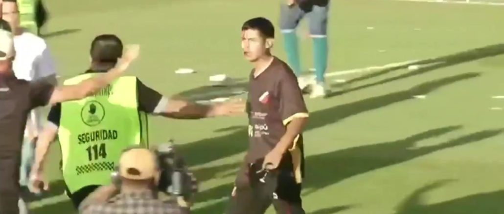 Piñas entre hinchas y jugadores de Deportivo Maipú