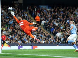¡Cabezazo y adentro! Erling Haaland marcó ante Napoli y llegó a los 50 goles en Champions League